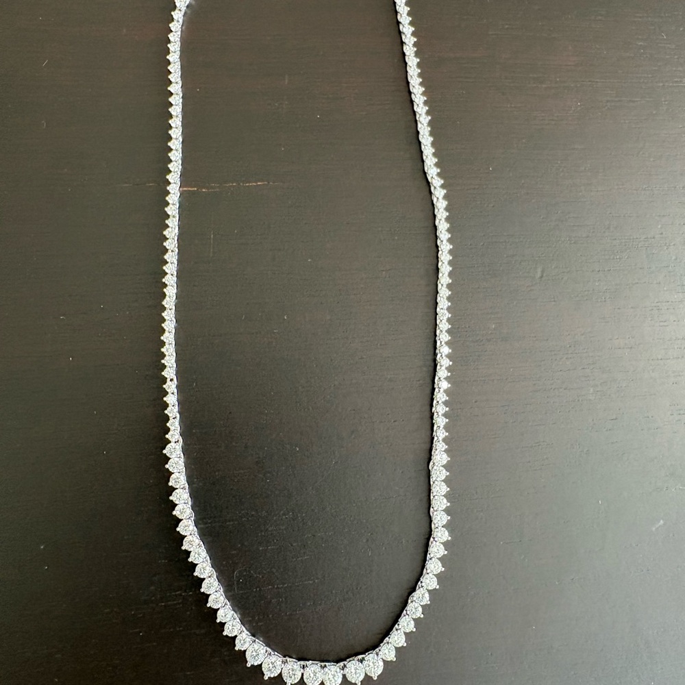 Elegant Silver Necklace